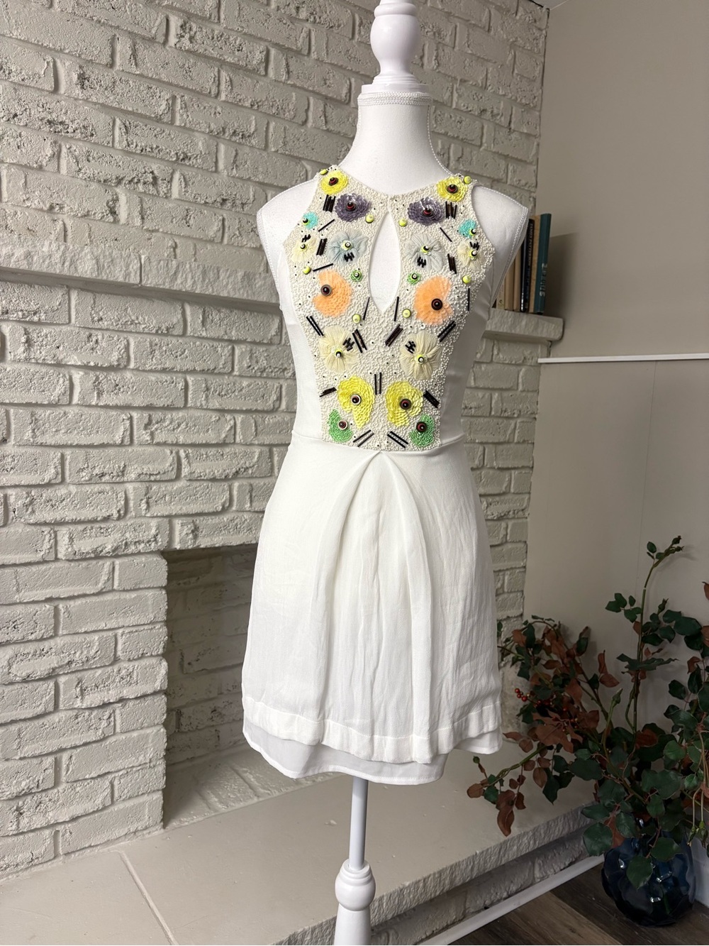 French Connection Summer Lily Beaded Mini Dress White - Size 0